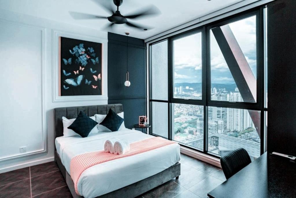 Scarletz Suites Klcc By Luxe Suites Kuala Lumpur Exterior photo